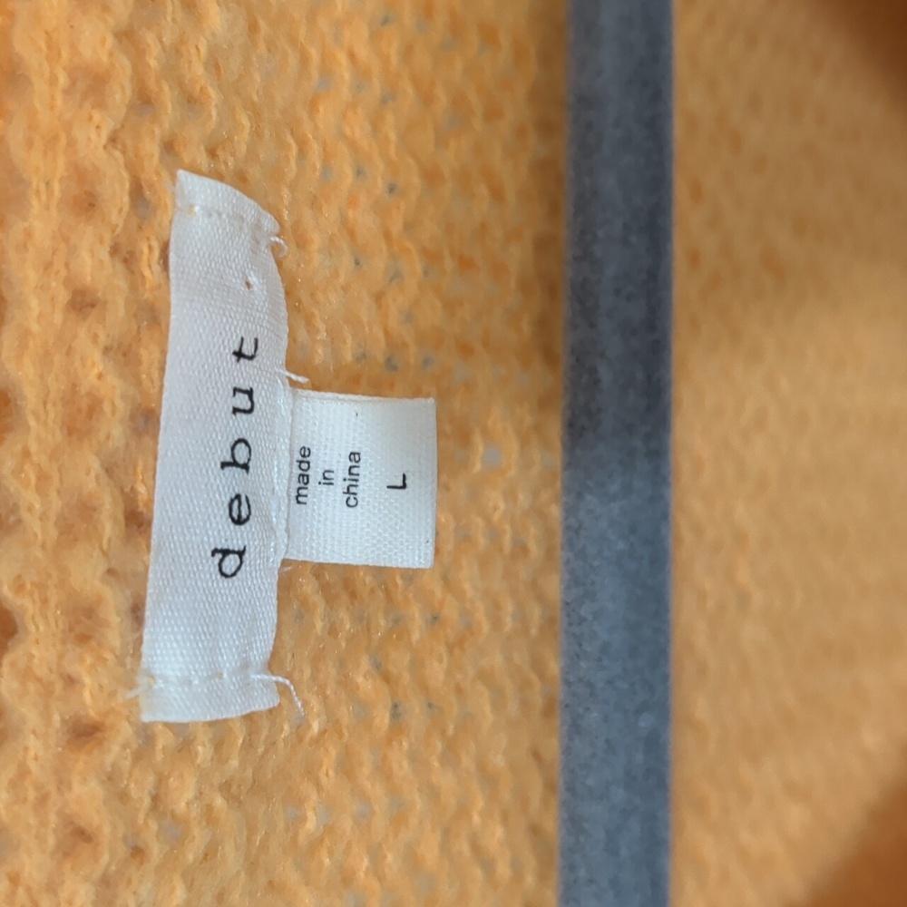 Cardigan - Picture 2 of 8